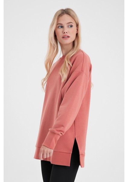 Kadın Bisiklet Yaka Gül Kurusu Yanı Yırtmaçlı Regular Fit 3 Iplik Sweatshirt modelleri