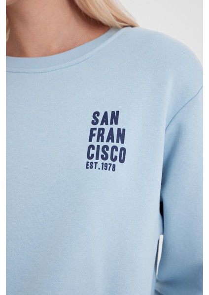 Kadın Göğsü Baskılı Gök Mavisi Basic Sweatshirt