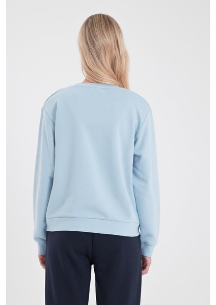 Kadın Göğsü Baskılı Gök Mavisi Basic Sweatshirt
