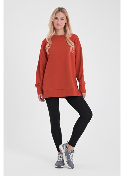 Kadın Bisiklet Yaka Kırmızı Yanı Yırtmaçlı Regular Fit 3 Iplik Sweatshirt