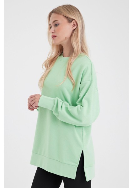 Kadın Bisiklet Yaka Ada Çayı Yanı Yırtmaçlı Regular Fit 3 Iplik Sweatshirt