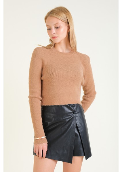 Kadın Sıfır Yaka Tüylü Crop Kazak Camel