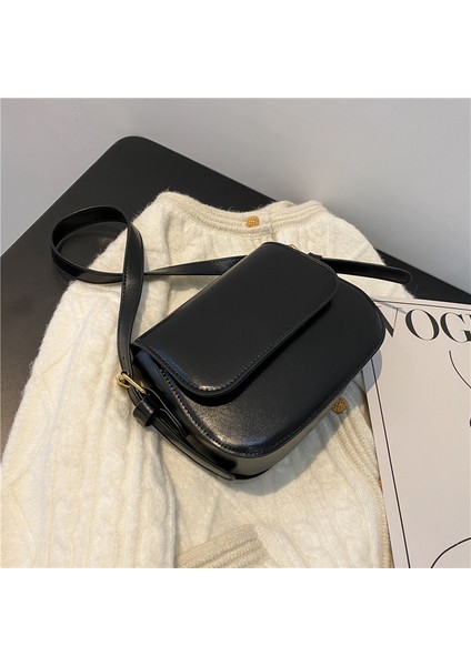 Niş Doku Retro Küçük Çanta 2024 Yeni Kadın Çantası Crossbody Çanta Üst Düzey Moda Çok Yönlü Omuz Eyer Çantası (Yurt Dışından)