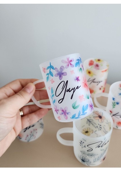 Isme Özel Kişiye Özel Buzlu Cam Renkli Çiçek ve Kelebek Desenli Çay Bardağı Çay Fincanı
