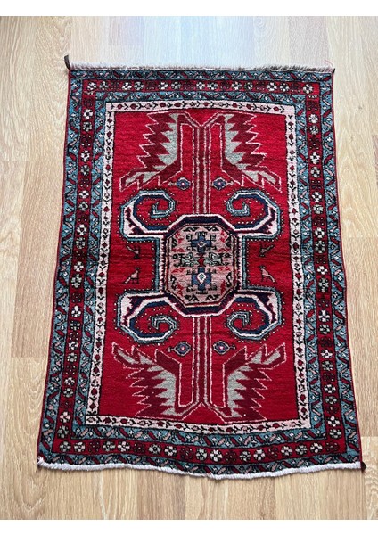 67X98 cm Hayvan Figürlü Canlı Kırmızı Renkli El Dokuma Yıkanabilir Kilim