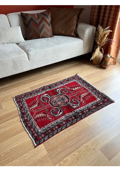 67X98 cm Hayvan Figürlü Canlı Kırmızı Renkli El Dokuma Yıkanabilir Kilim