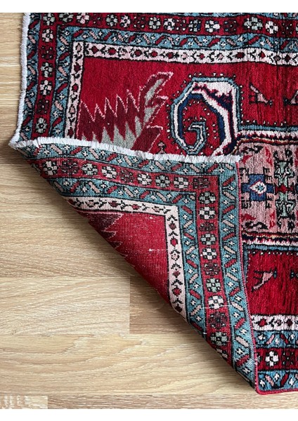 67X98 cm Hayvan Figürlü Canlı Kırmızı Renkli El Dokuma Yıkanabilir Kilim