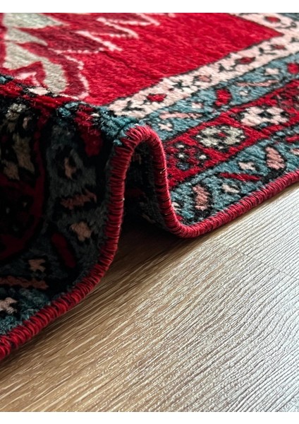 67X98 cm Hayvan Figürlü Canlı Kırmızı Renkli El Dokuma Yıkanabilir Kilim