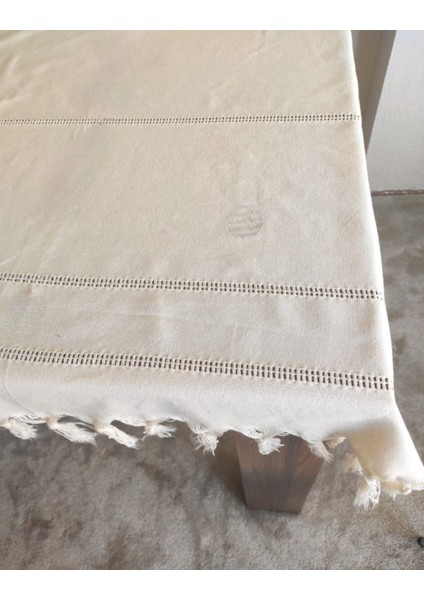 Buldan Bezi Naturel Krem Rengi Masa Örtüsü Püsküllü 95X95 cm