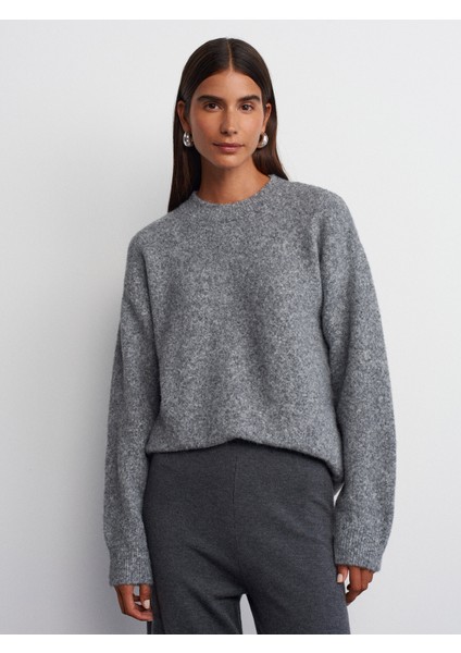 10640 Bisiklet Yaka Yumuşak Dokulu Triko Kazak-Füme M.