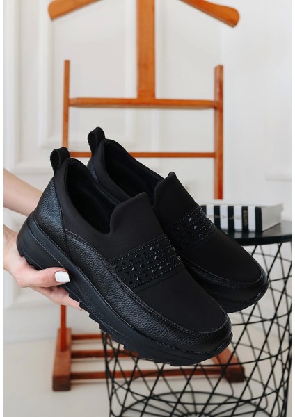 Loser Siyah Cilt Streç Detaylı Babet Ayakkabı fiyatları