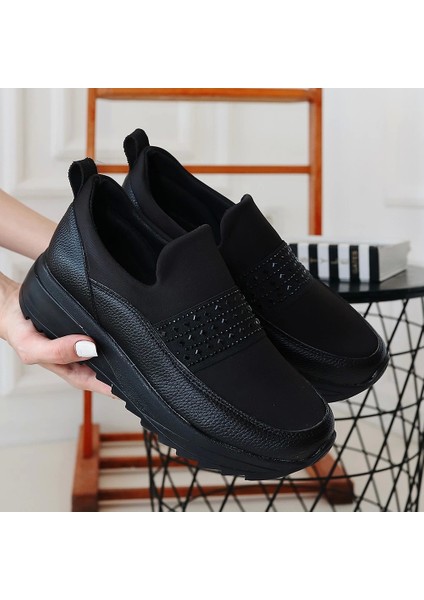 Loser Siyah Cilt Streç Detaylı Babet Ayakkabı fırsatları
