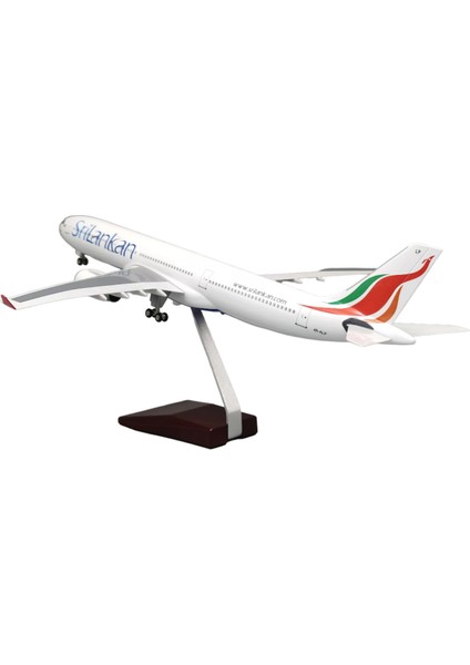 1/135 Ölçekli Srilankan Airbus A330 Model Uçak