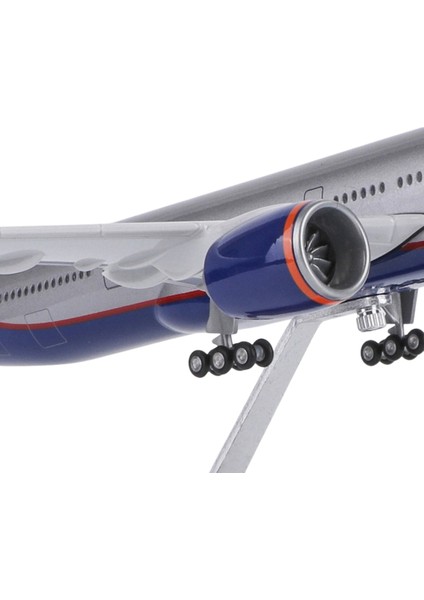 1/157 Ölçekli Aeroflot Boeing 777 Model Uçak