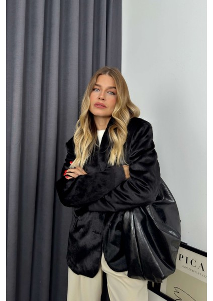 Siyah Astarlı Düğmeli Kürk Dokulu Peluş Ceket