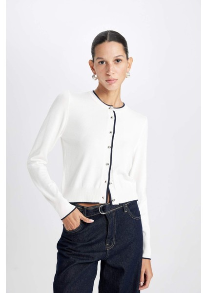 Regular Fit Basic Düz Bisiklet Yaka Düğmeli Triko Hırka A4731AX24WN modelleri