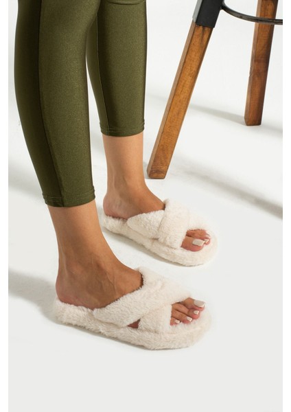 Tüylü Pofuduk Peluş Ev Terliği