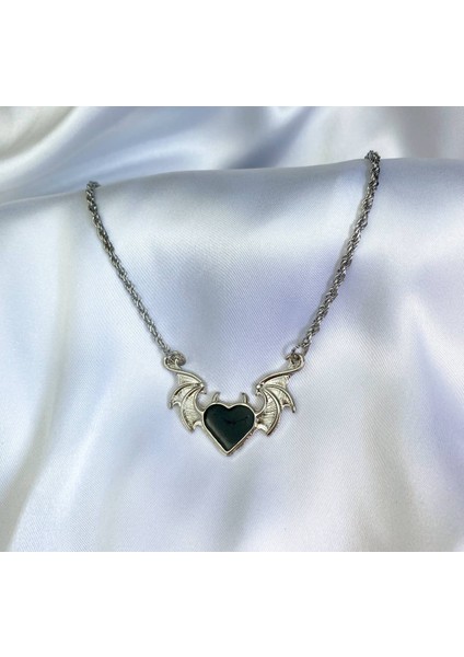 Devil Heart Yarasa Kanatlı Boynuzlu Siyah Kalp Kolye