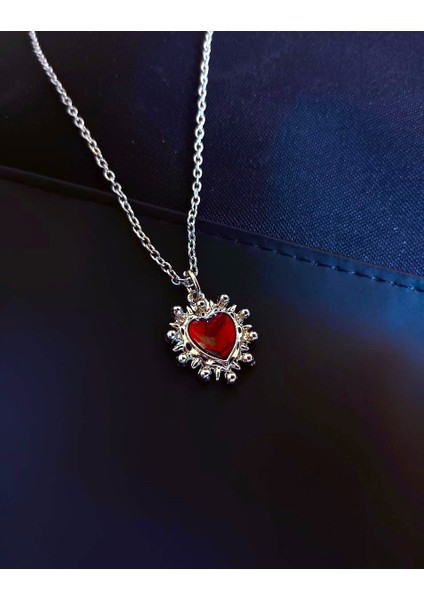 Kırmızı Mineli Kalp Figür Gotik Kadın Kolye - Gümüş Kaplama