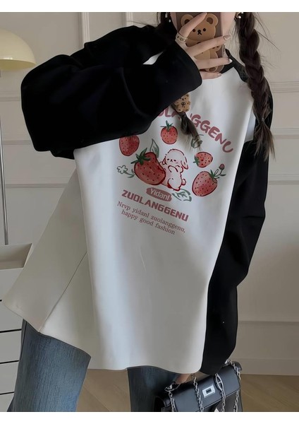 Vintage Reglan Uzun Kollu Strawberry Baskılı Beyaz T-Shirt