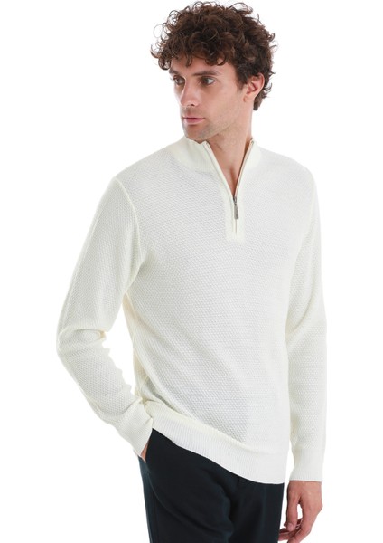 Ekru Regular Fit Jakarlı Yarım Balıkçı Yaka Fermuarlı Yünlü Triko Kazak modelleri