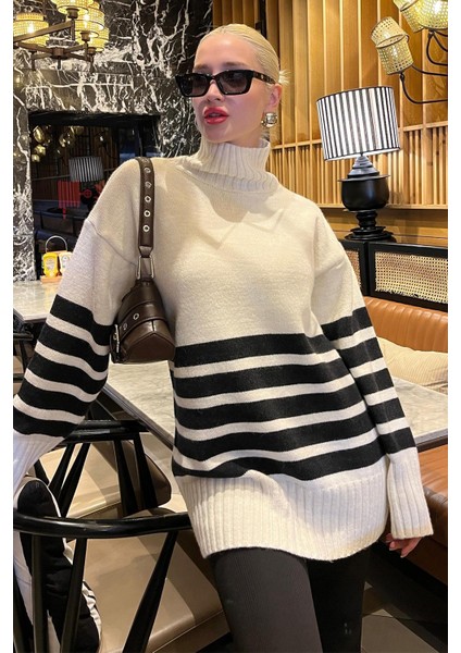 Krem Oversize Balıkçı Yaka Çizgili Kazak MG2168