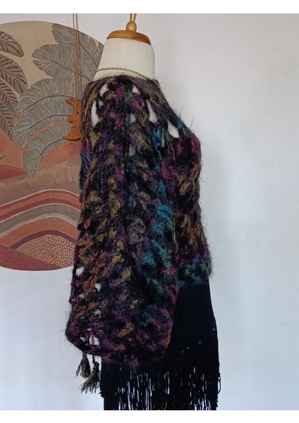 Hippybutik Tiftik Mor Siyah Kayık Yaka Ajurlu Bluz