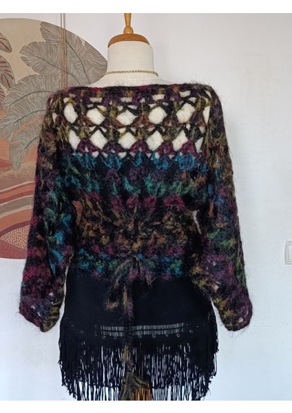 Hippybutik Tiftik Mor Siyah Kayık Yaka Ajurlu Bluz