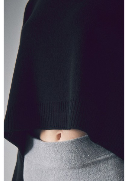Basic Bisiklet Yaka Oversize Crop Triko Kazak