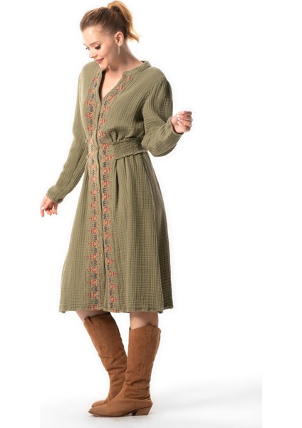 Uzun Kol Kıvılcım V Yaka Sonbahar ve Kışlık Nakışlı Kısa Double Müslin Elbise Haki Hk fırsatları