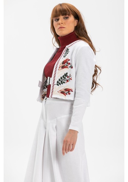 Uzun Kol Nakışlı Pazen Sonbahar ve Kışlık Ceket Beyaz Byz modelleri