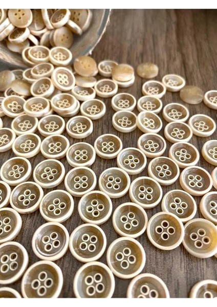 12,5 mm Bej 4 Delikli Polyester Düğme (20 Adet)