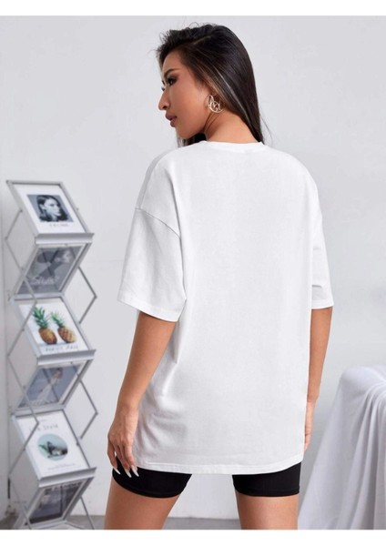 Unisex Beyaz Preetty Girtl Baskılı Oversize T-Shirt indirimleri