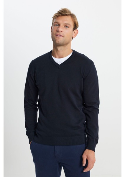 Erkek Lacivert Pamuklu Standart Fit Normal Kesim V Yaka Basic Triko Kazak fırsatları