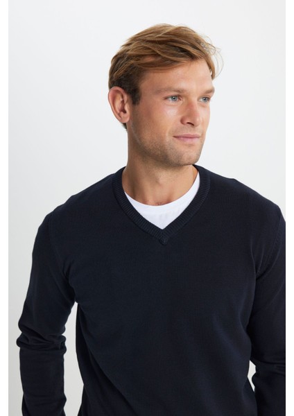 Erkek Lacivert Pamuklu Standart Fit Normal Kesim V Yaka Basic Triko Kazak indirimleri