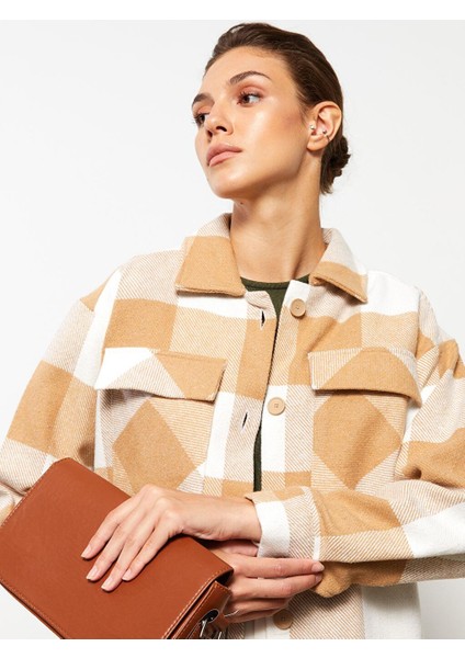 Ekru Ekoseli Önden Düğme Kapamalı Ekose Uzun Kollu Gabardin Kadın Gömlek Ceket modelleri