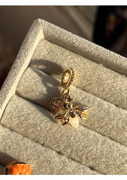 Karanlıkta Parlayan Sarı Ateşböceği Charm
