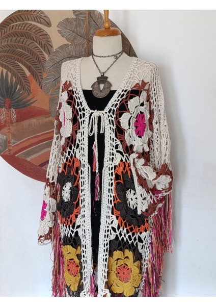Hippybutik Designer Püsküllü Beyaz Dantel Çok Renkli Otantik Hırka