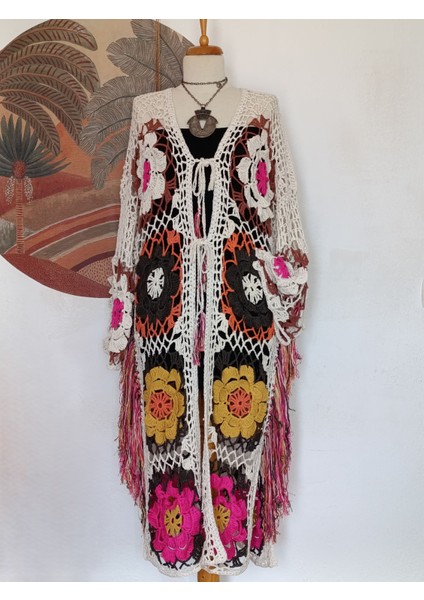 Hippybutik Designer Püsküllü Beyaz Dantel Çok Renkli Otantik Hırka
