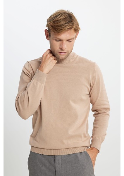 Pamuklu Standart Fit Normal Kesim Yarım Balıkçı Yaka Triko Bej Kazak