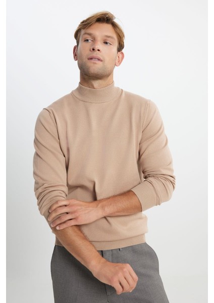 Pamuklu Standart Fit Normal Kesim Yarım Balıkçı Yaka Triko Bej Kazak modelleri