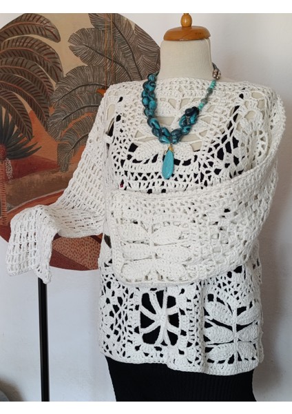 Hippybutik Kadın Dantel Görünümlü Motif El Örgüsü Tasarım Bluz