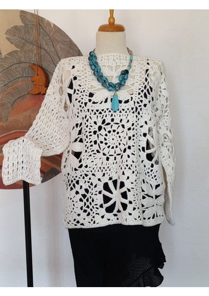Hippybutik Kadın Dantel Görünümlü Motif El Örgüsü Tasarım Bluz