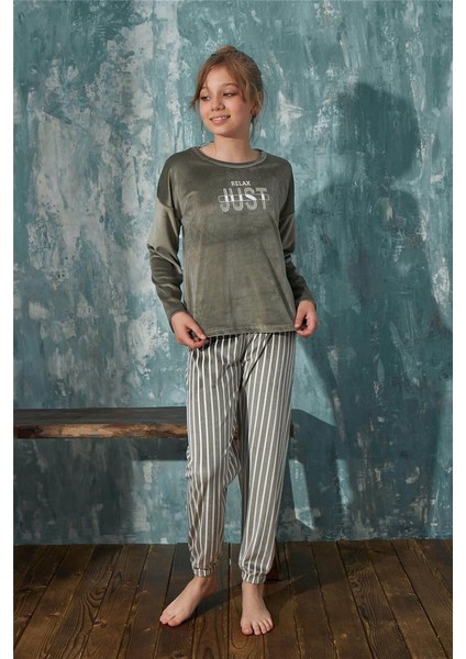 Yeşil Relax Desenli Exclusive Kadife Kız Çocuk Pijama Takımı