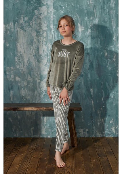Yeşil Relax Desenli Exclusive Kadife Kız Çocuk Pijama Takımı modelleri
