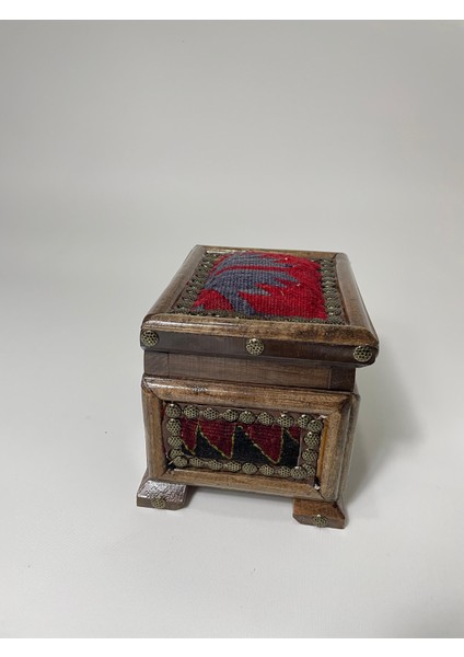 Ceviz Kilim El Dokuması Ön Tarafı Oyma Desenli Sandık modelleri