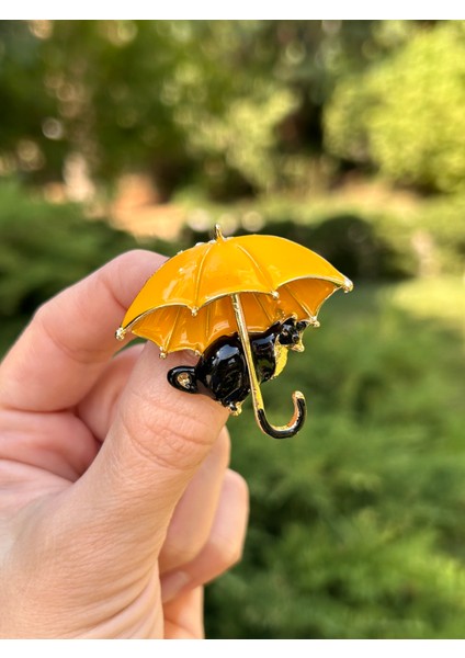 Bym 9012 Yaka Iğnesi Broş Sarı Şemsiye Kedi Kararmaz Kaplamalı Kadın Aksesuar