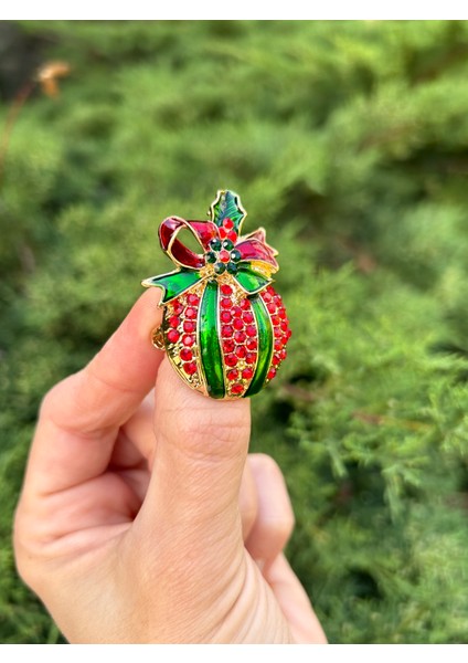 Bym 9004 Yaka Iğnesi Broş Gold Kırmızı Taş Ananaskararmaz Gold Kaplamalı Kadın Aksesuar fiyatları