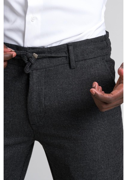 Slimfit Bitik Kareli Beli Lastikli ve Iplikli Kışlık Kumaş Jogger Pantolon indirimleri