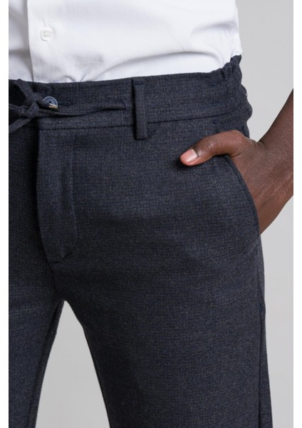 Slimfit Bitik Kareli Beli Lastikli ve Iplikli Kışlık Kumaş Jogger Pantolon fırsatları
